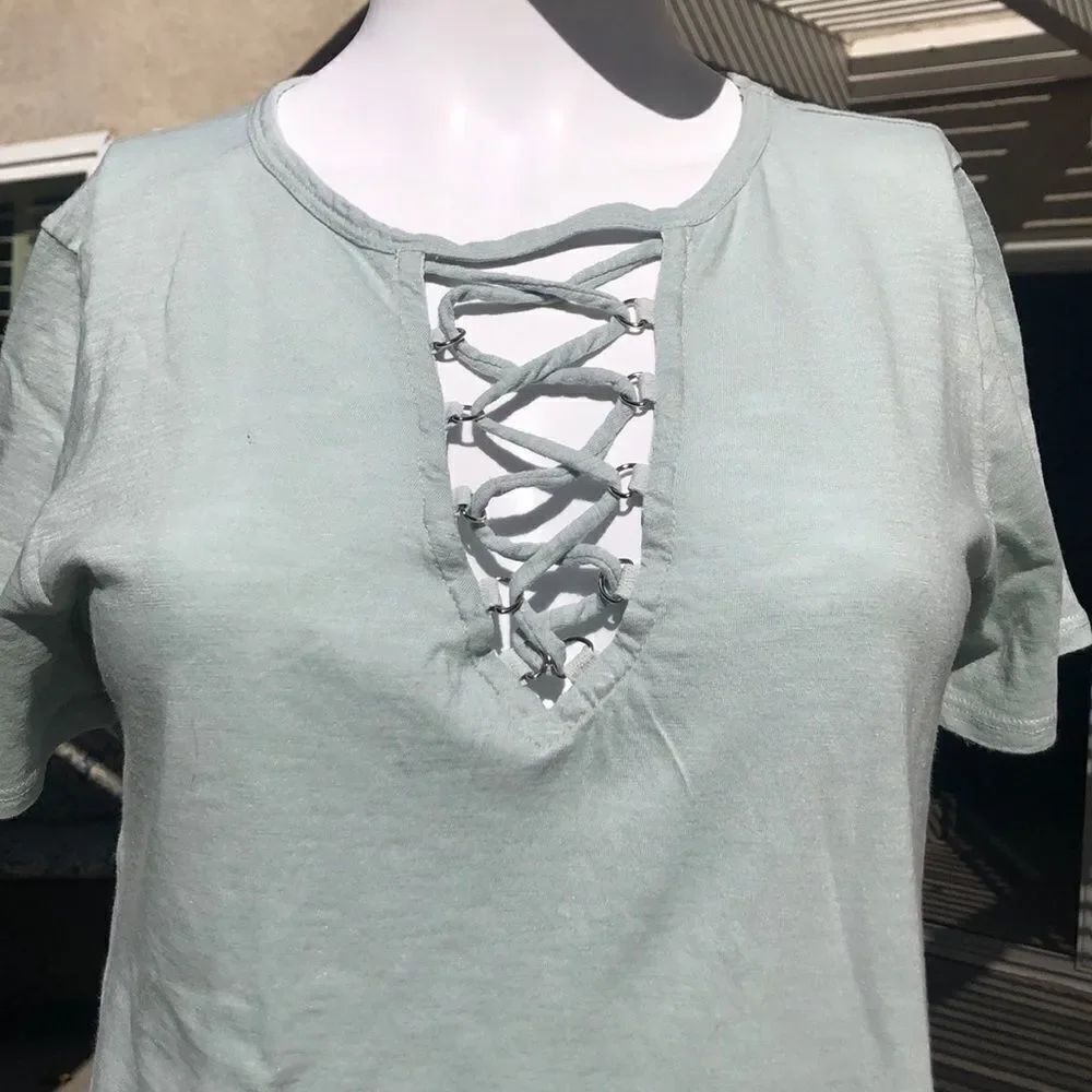 Socialite Grommet Lace-Up Tee XS - Picture 4 of 11